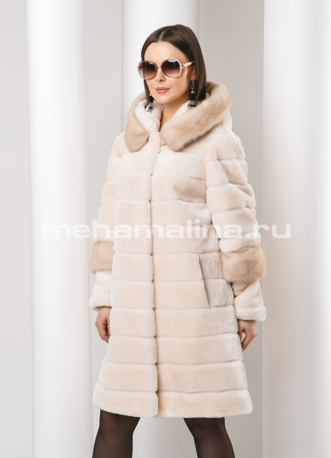 Светлая шуба из мутона модель № S-491 меха малина