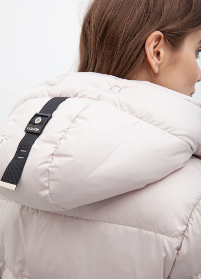 Пуховик женский бежевого цвета модель № 21040 универмаг малина