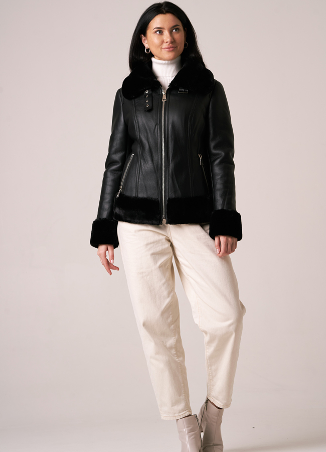 Дубленка из эко кожи черного цвета модель № 20322 меха малина