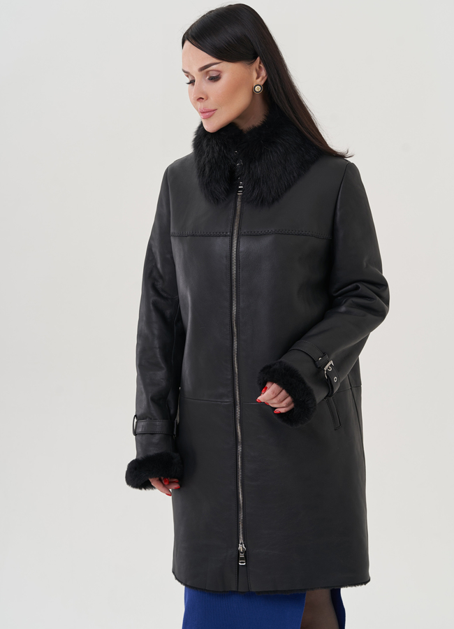 Женская дубленка черного цвета  модель № 25628 в кредит