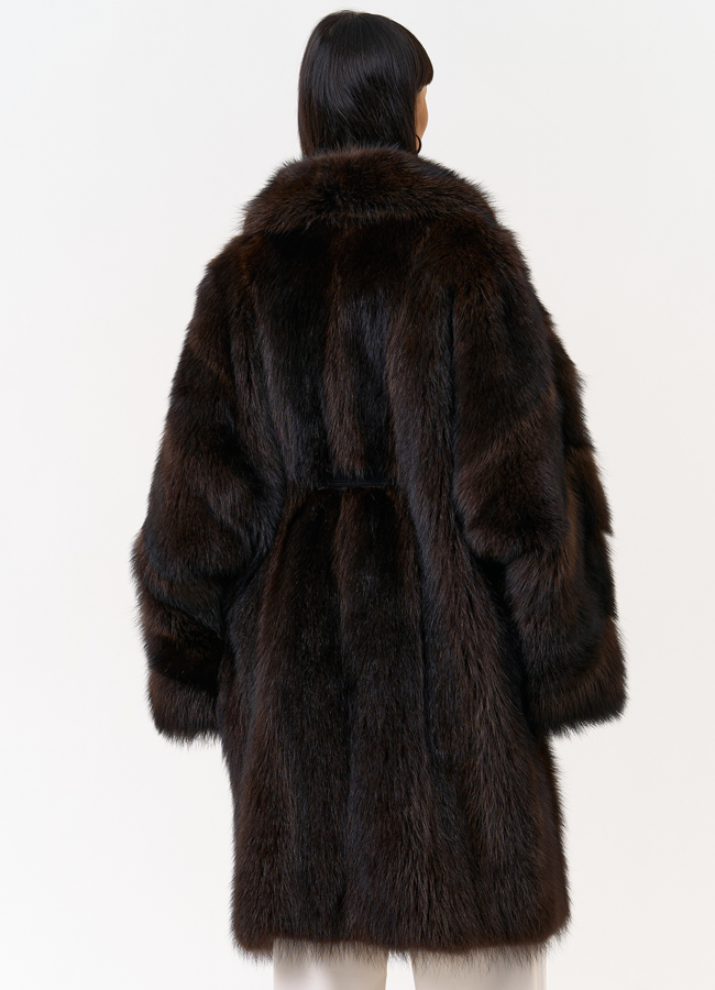 Шуба из меха енота с английским воротником модель № 31671 в рассрочку Шуба из меха енота с английским воротником модель № 31671 в рассрочку