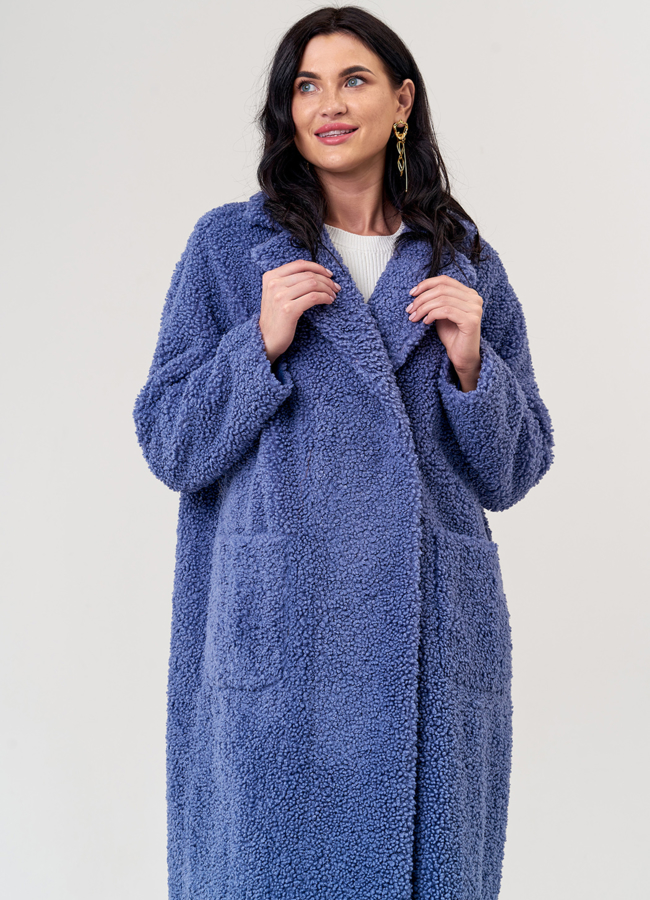 Пальто из эко меха синего цвета с английским воротником модель № 19434 универмаг малина