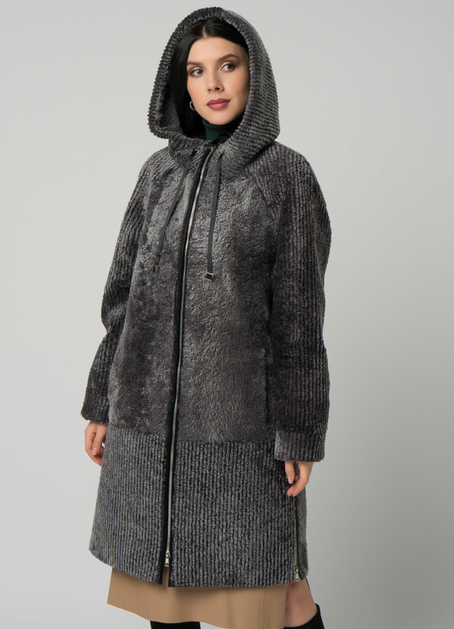 Шуба из овчины в темно-сером цвете с капюшоном модель № 21978 универмаг малина