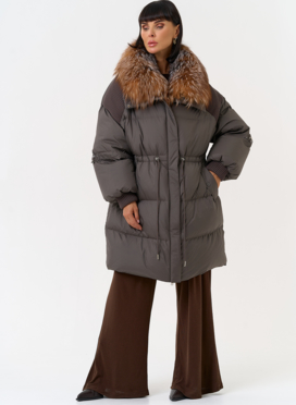 Женский пуховик с отделкой из меха лисы Женский пуховик с отделкой из меха лисы