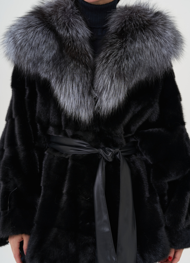 Шуба из норки с капюшоном из чернобурки модель № 24731 в рассрочку