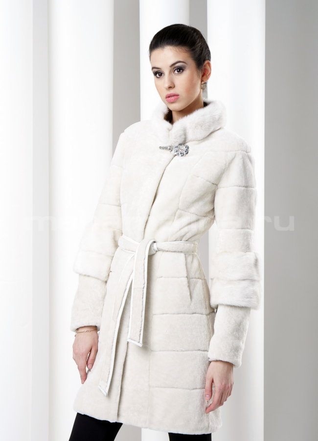 Шуба из муарового мутона, белая модель № S-257 в кредит
