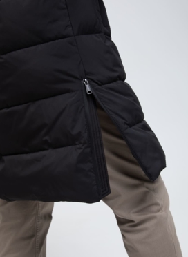 Мужской удлиненный пуховик с капюшоном