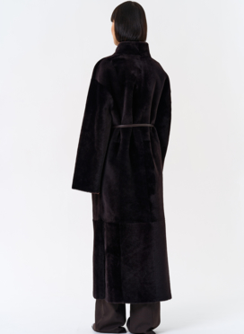 Женская двухсторонняя дубленка с декоративным поясом