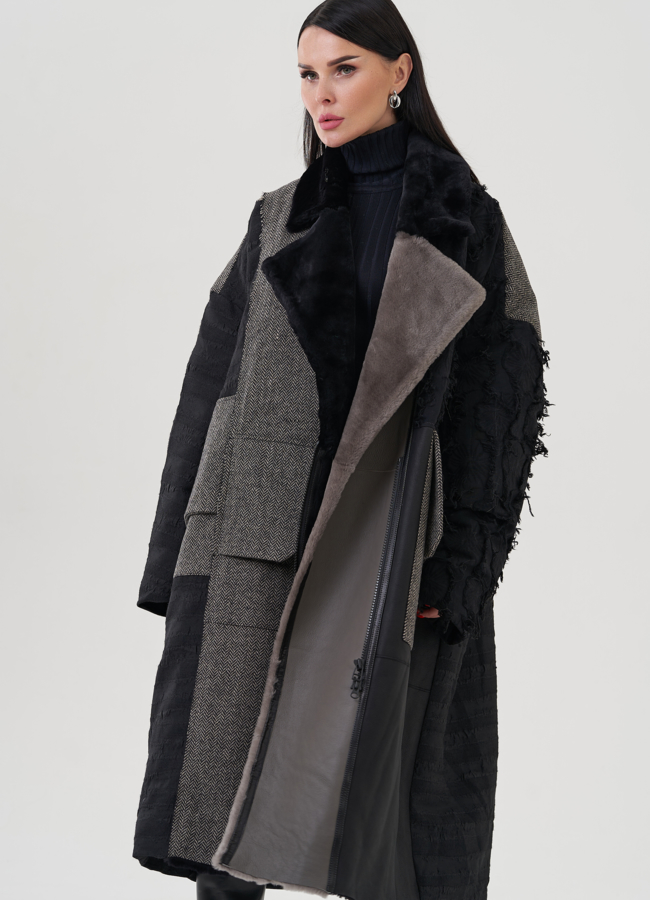 Пальто черного цвета с английским воротником  модель № 24943 в рассрочку