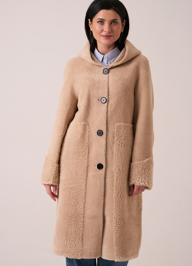 Пальто из эко меха на пуговицах с капюшоном модель № 9801 меха малина