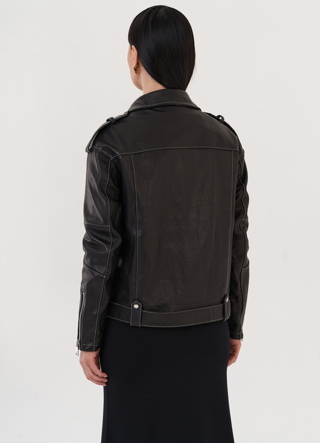 Кожаная куртка с контрастной строчкой модель № 597 универмаг малина Кожаная куртка с контрастной строчкой модель № 597 универмаг малина