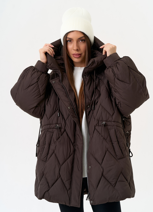 фото Женский пуховик с капюшоном коричневого цвета модель № 31519