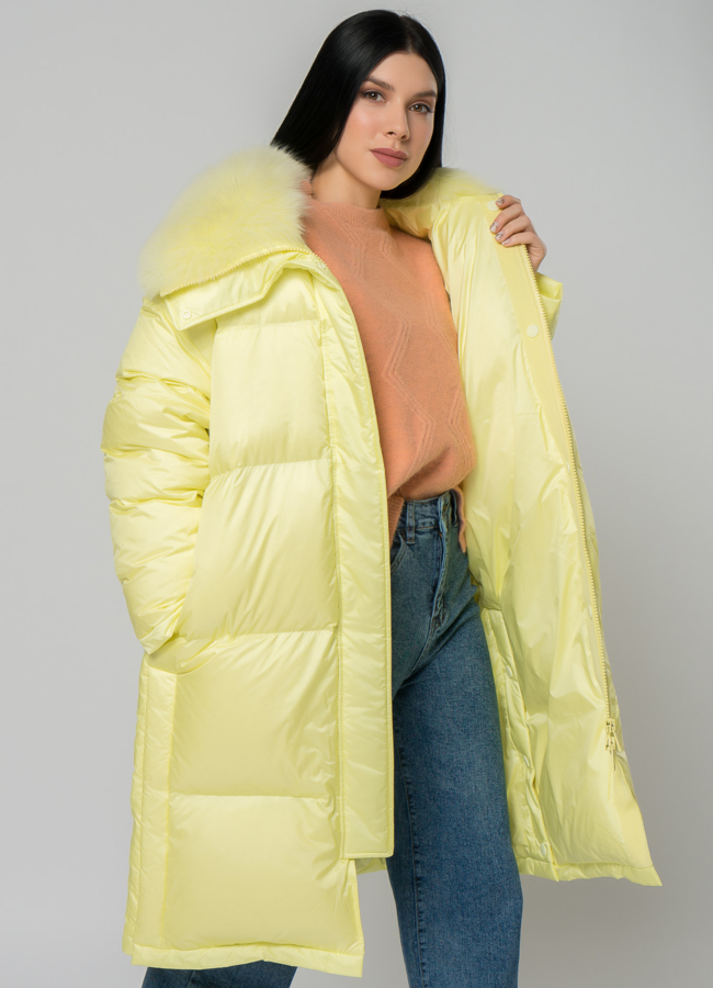 Женский пуховик желтого цвета  модель № 22165 в кредит