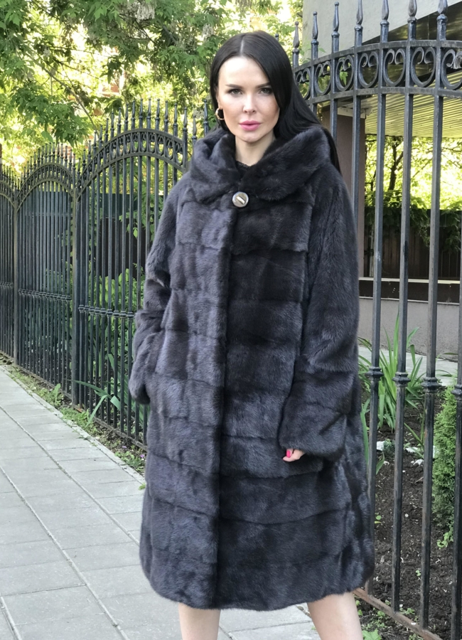 Норковая шуба в черном цвете  модель № 8010 меха малина