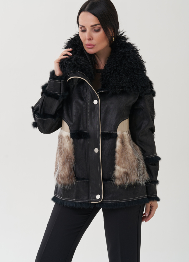 Куртка черного цвета с деталями из меха кролика модель № 25543 в кредит