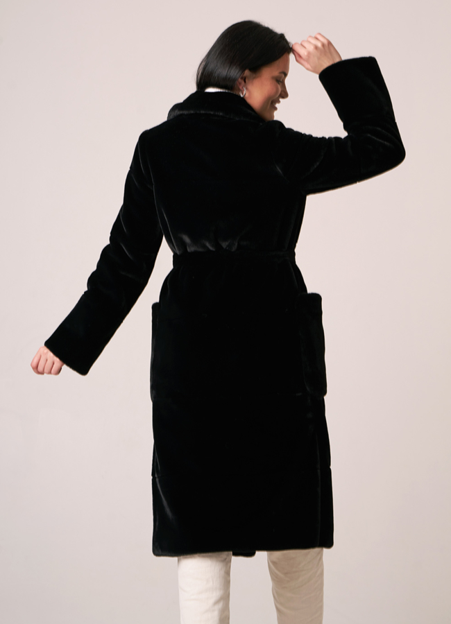 Шуба из искусственного меха черного цвета модель № 12758 в кредит