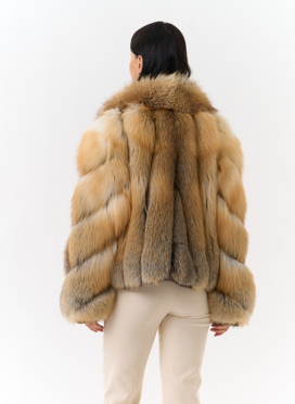 Укороченная шуба из меха рыжей лисы