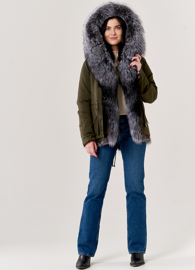 Укороченная парка в цвете хаки модель № 18952 в рассрочку