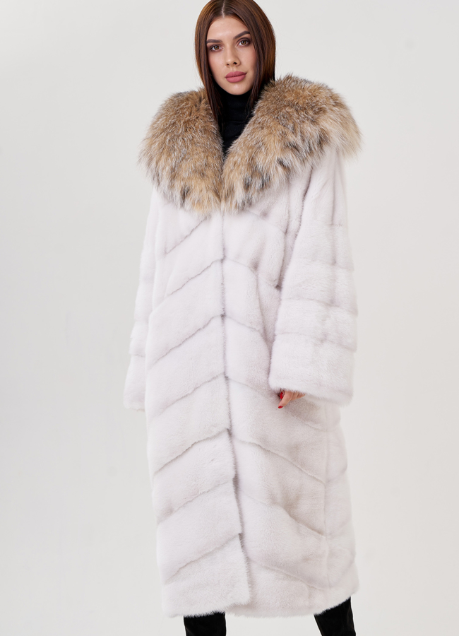 фото Белая шуба из норки с рысью модель № 23120
