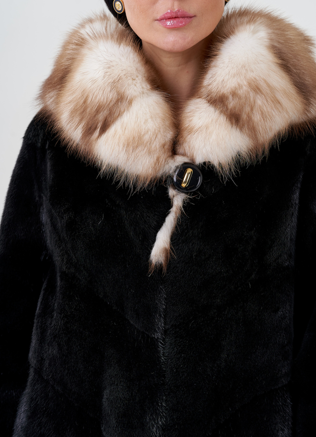 Норковая шуба с капюшоном из куницы  модель № 24228 универмаг малина