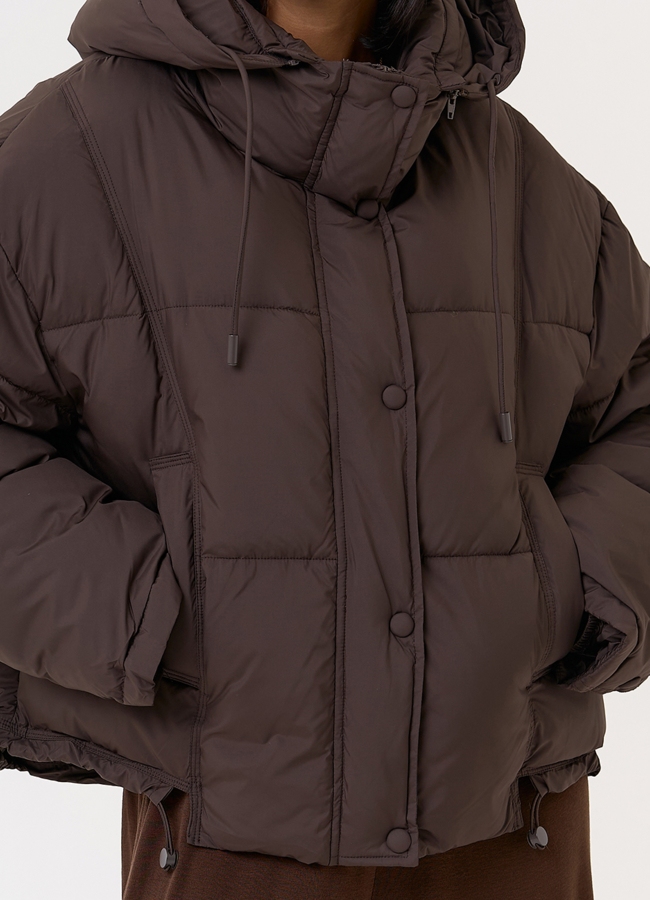 Женский короткий пуховик с капюшоном модель № 31580 универмаг малина Женский короткий пуховик с капюшоном модель № 31580 универмаг малина