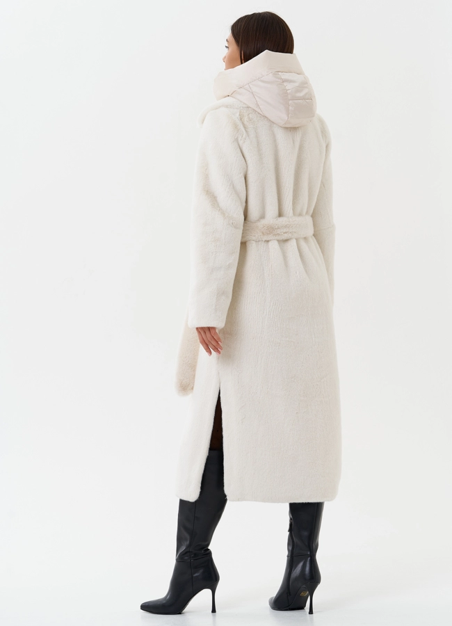 Женское пальто из эко меха с капюшоном модель № 28642 в кредит