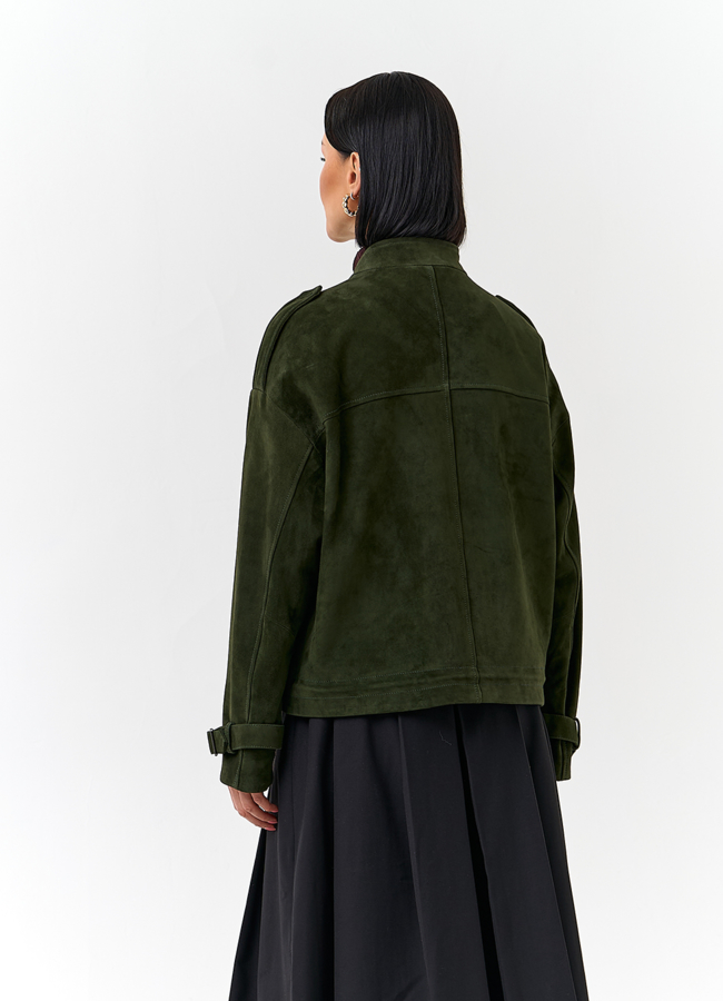 фото Женская куртка из натуральной замши зеленого цвета модель № 32727