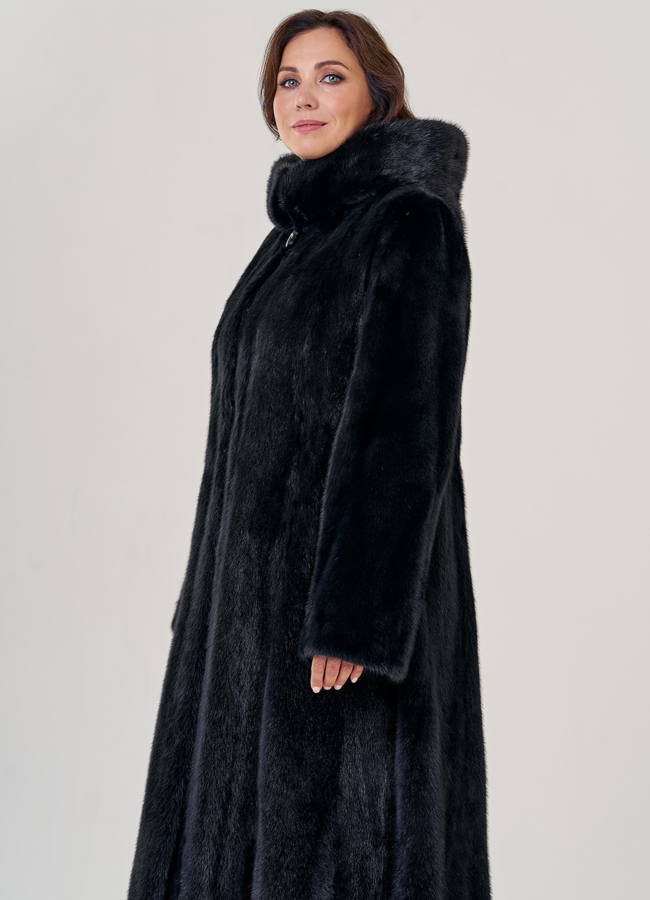 Норковая удлиненная  шуба с капюшоном в черном цвете модель № 80956 универмаг малина