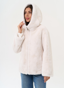 Женская куртка из эко меха с капюшоном Женская куртка из эко меха с капюшоном