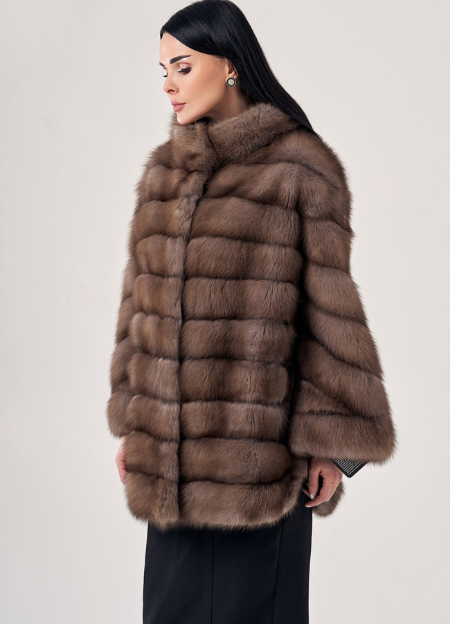 Шуба из куницы с воротником стойка модель № 23878 универмаг малина