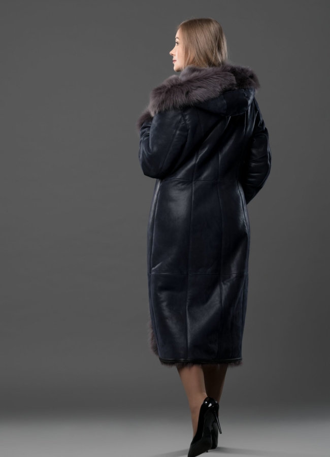 Удлиненная дубленка синего цвета, мех тоскана модель № 7463 в кредит