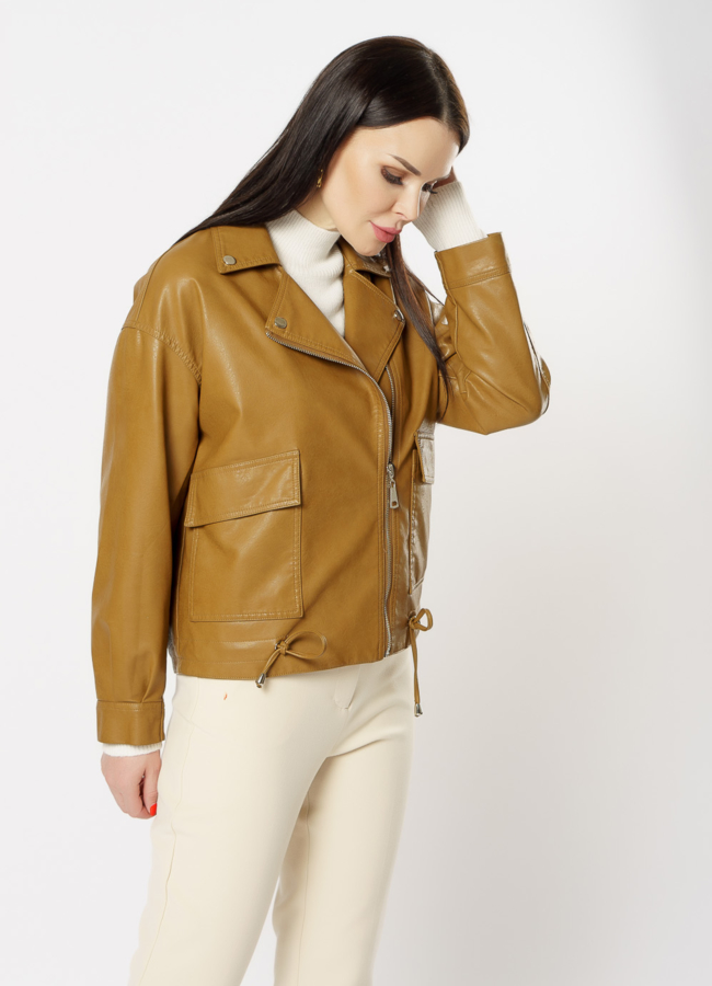 Куртка из эко кожи коричневого цвета модель № 20628 в рассрочку