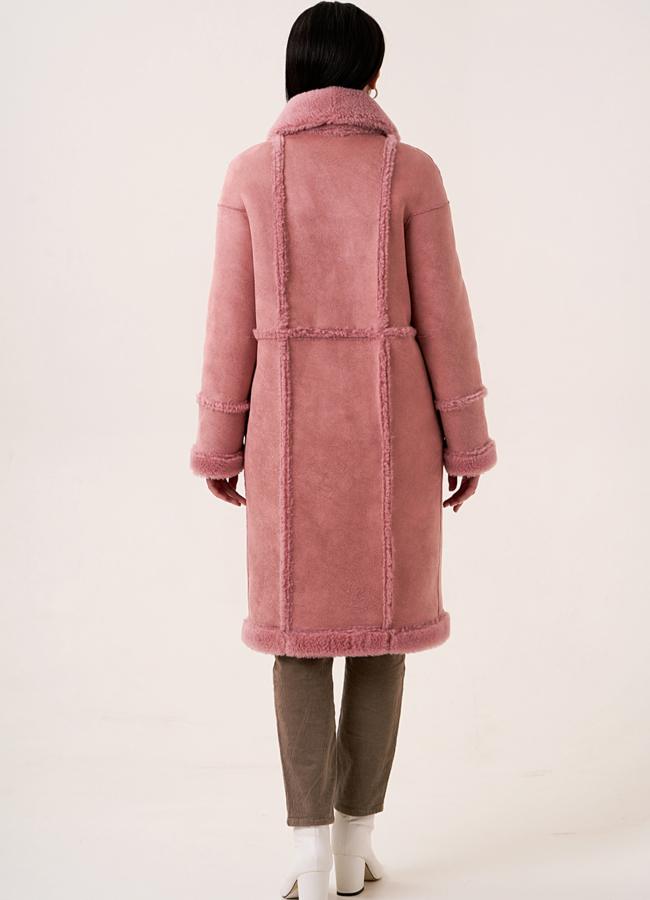 Двустороннее пальто из эко меха розового цвета модель № 18436 в рассрочку