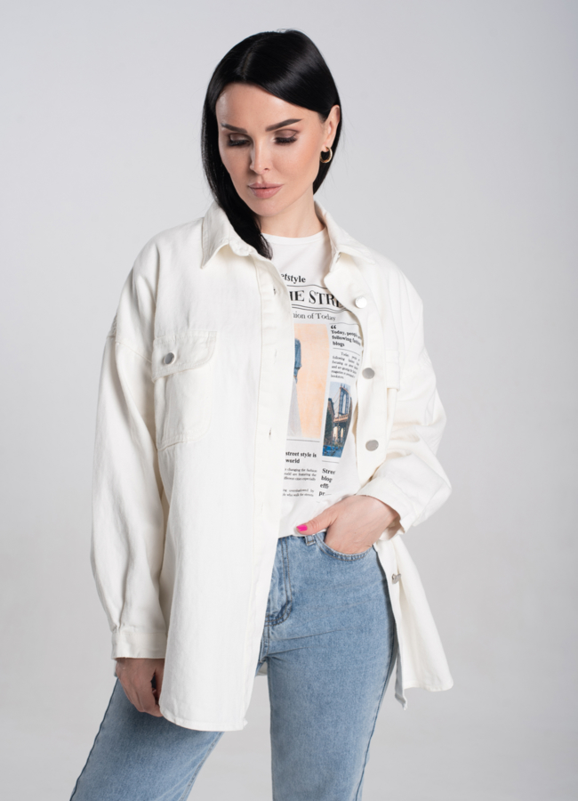 Куртка джинсовая  белого цвета  модель № 24592 в кредит