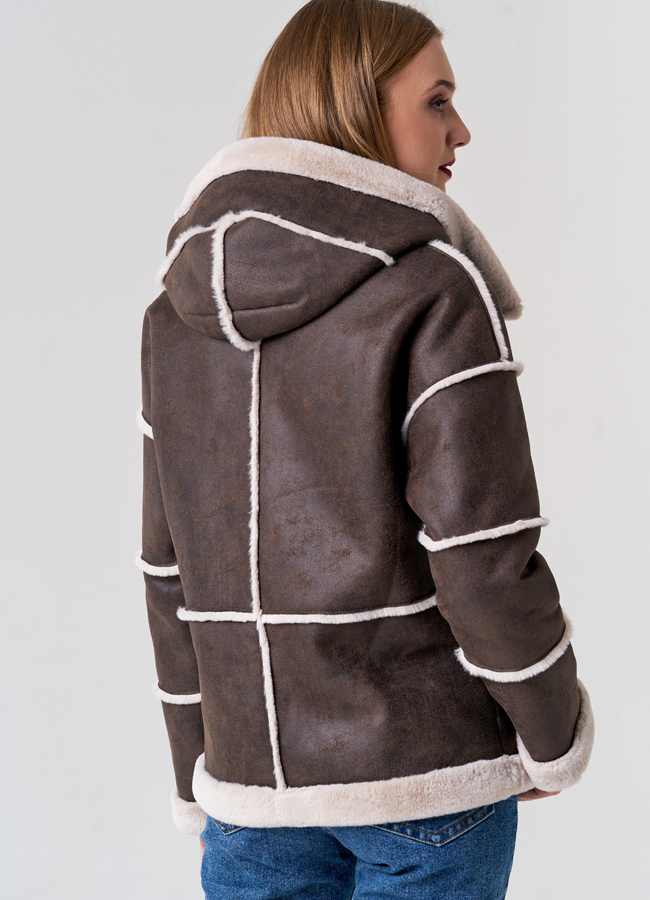 фото Укороченная дубленка в коричневом цвете модель № 21151