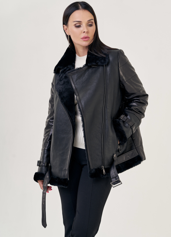 Кожаная куртка-косуха черного цвета  модель № 23261 универмаг малина