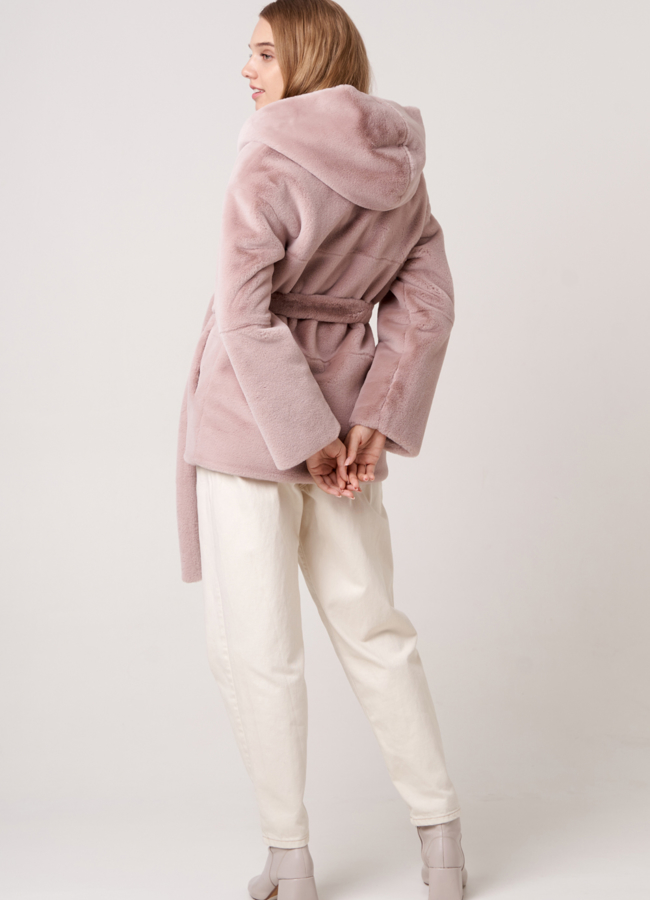 Укороченная шуба из искусственного меха с капюшоном модель № 12776 в кредит