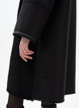 Женская двухсторонняя дубленка из эко кожи с воротником стойкой