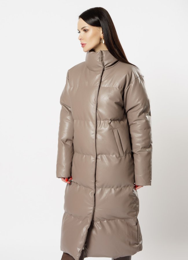 Пальто женское из экокожи бежевого цвета модель № 718-1 в кредит