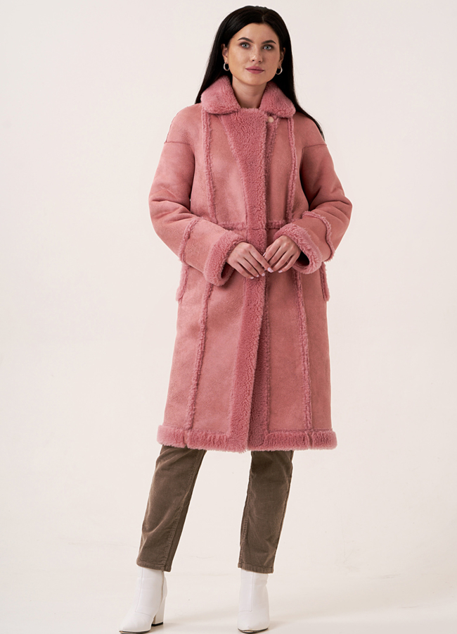Двустороннее пальто из эко меха розового цвета модель № 18436 универмаг малина