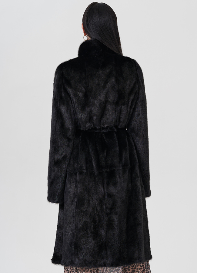 Женская норковая шуба черного цвета  модель № 24720 в кредит