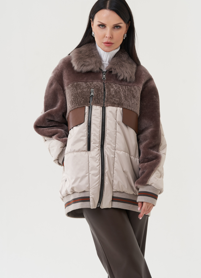 фото Женский пуховик бежевого цвета модель № 25291