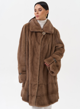 Шуба бежевого цвета из норки