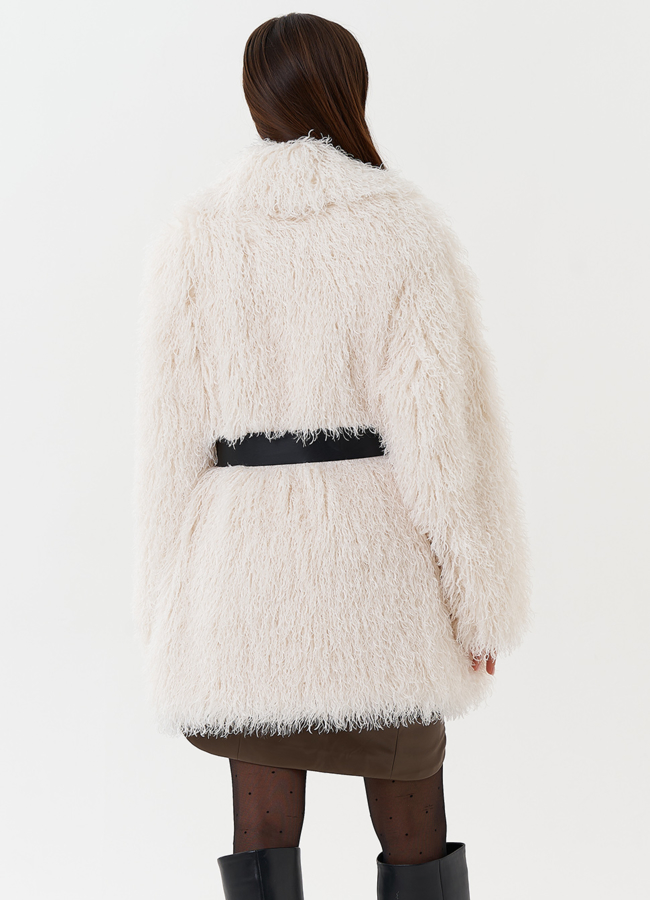 Полупальто из экомеха под ламу белого цвета модель № 26010 универмаг малина