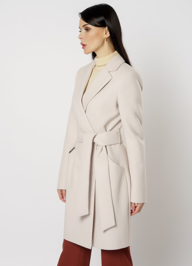 Пальто бежевого цвета с поясом модель № 20764 в рассрочку