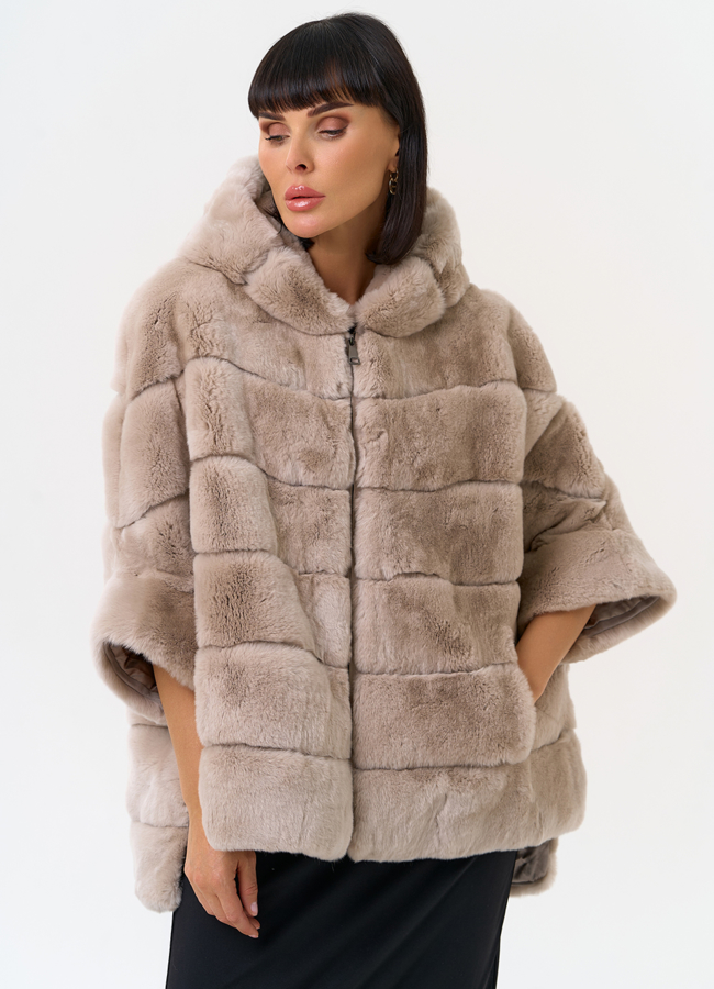 фото Короткая шуба из меха кролика с капюшоном модель № 25886 фото Короткая шуба из меха кролика с капюшоном модель № 25886