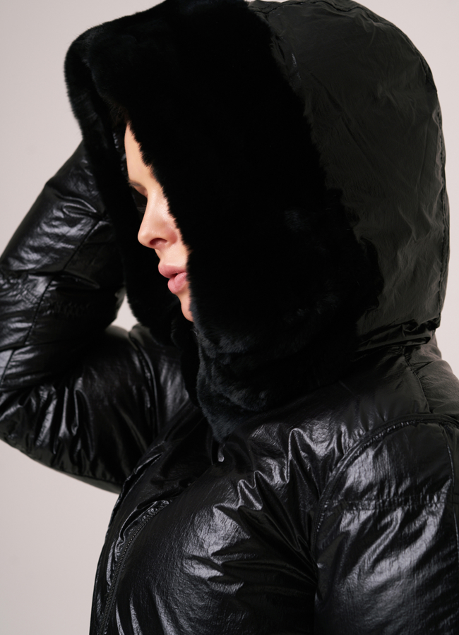 Двусторонний пуховик DiegoM черного цвета с отделкой из кролика  модель № Diego-M 818 универмаг малина