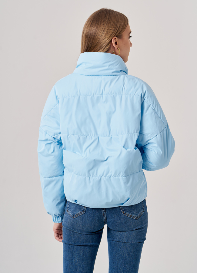 Укороченная женская куртка голубого цвета модель № 8211 универмаг малина