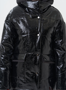 Женский пуховик из эко кожи с капюшоном