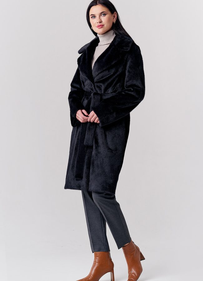 Шуба из экомеха черного цвета с английским воротником модель № 21874 универмаг малина